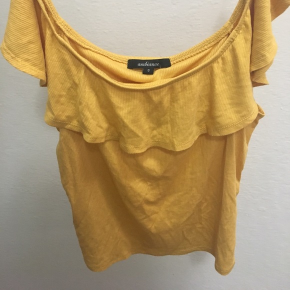 Off the shoulder yellow gold top size small - Picture 1 of 1