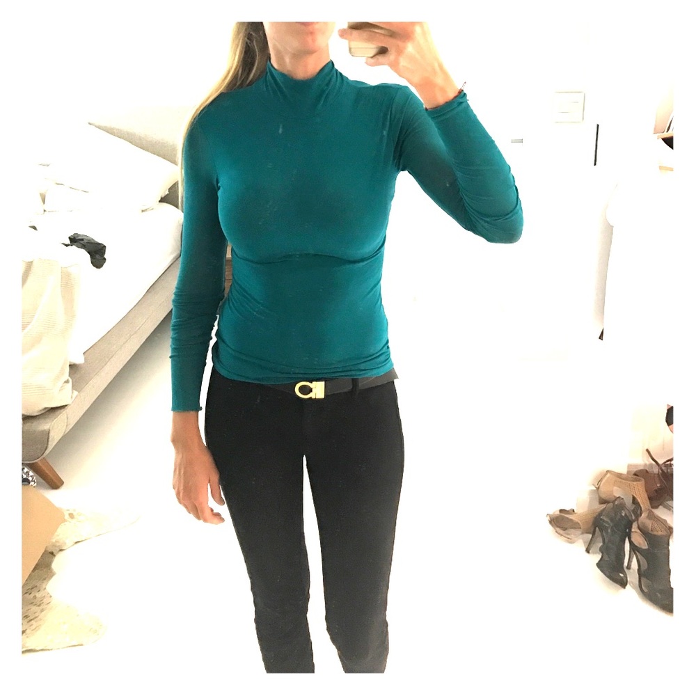 Arden B Mesh long sleeve turtleneck  Size small