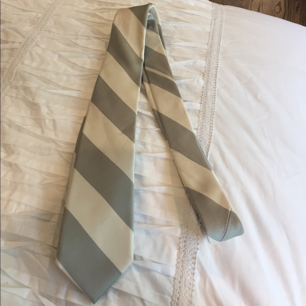 Express skinny tie
