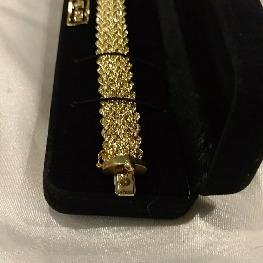 🛑SOLD!🛑 Solid 14k Yellow Gold Bracelet - Picture 2 of 8
