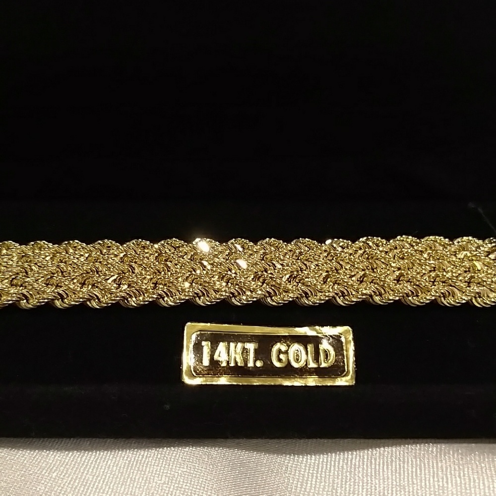 🛑SOLD!🛑 Solid 14k Yellow Gold Bracelet - Picture 4 of 8