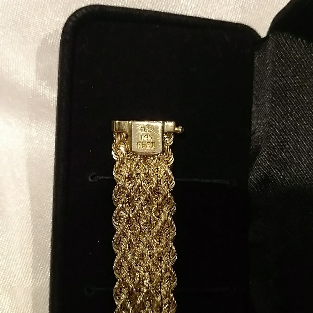 🛑SOLD!🛑 Solid 14k Yellow Gold Bracelet - Picture 6 of 8