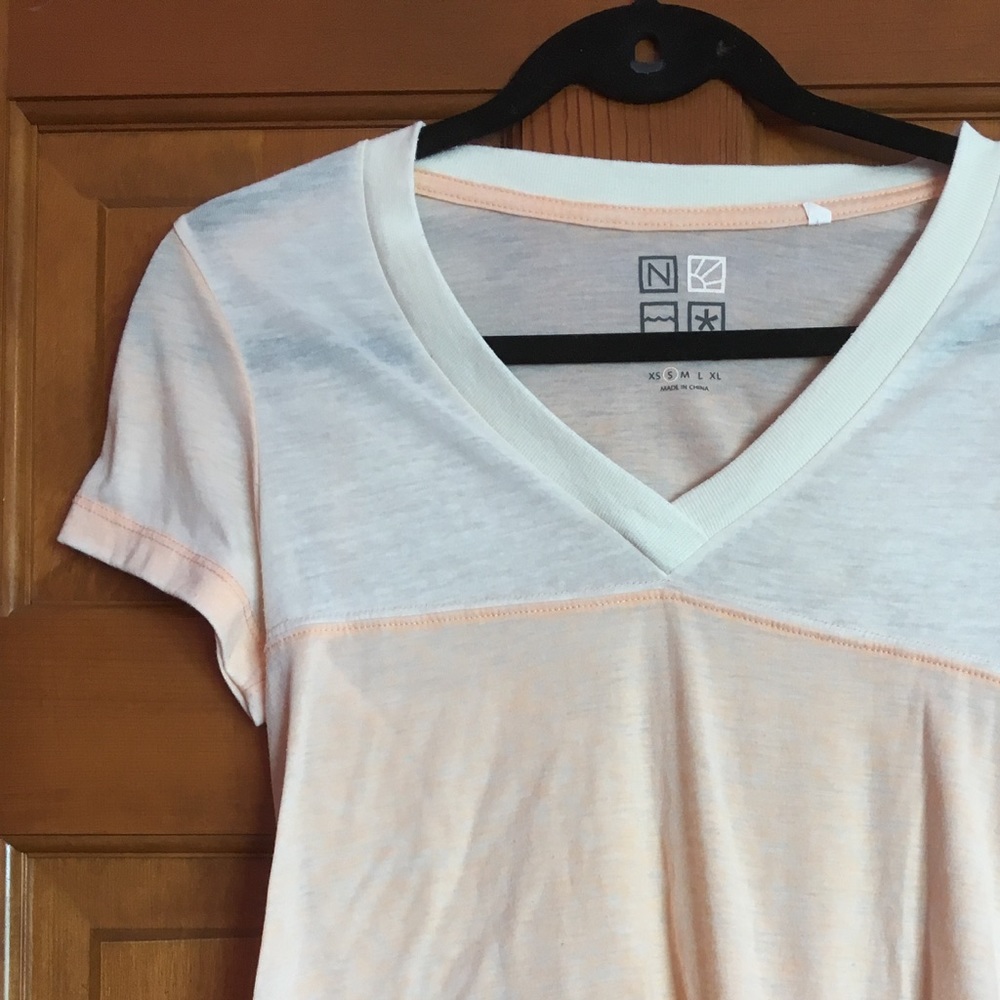 Casual Nollie Vneck Tshirt Orange/Cream Small