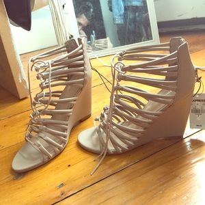 NWT Express nude wedges size 7