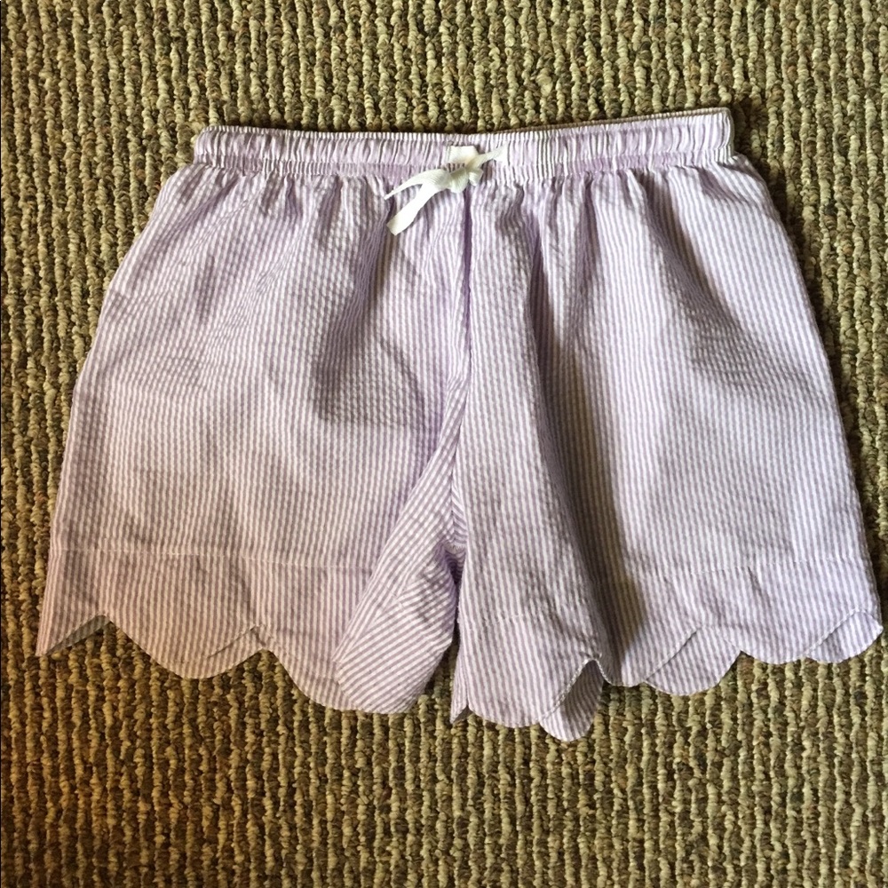 Scalloped seersucker comfy shorts