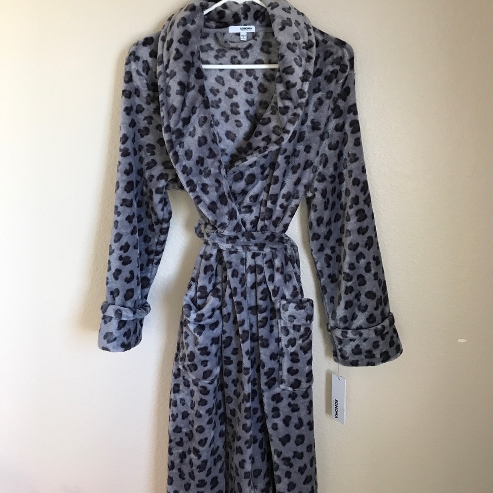 NWT plush robe