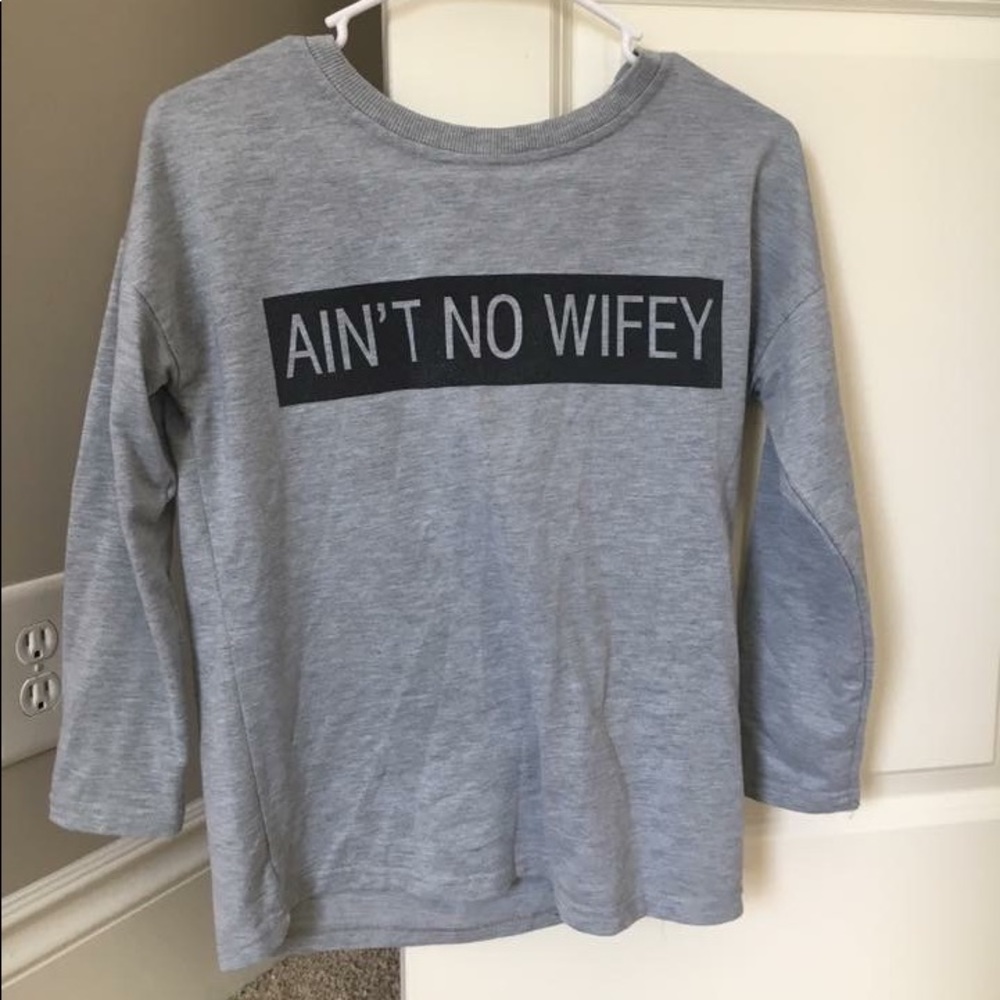 Ain't No Wifey tee