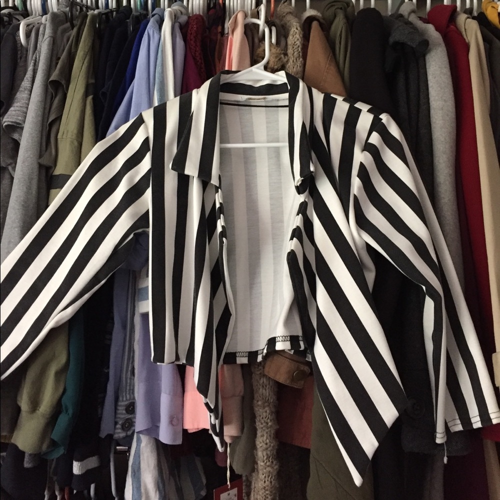 Striped cropped blazer