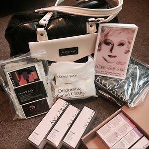 *SOLD* Mary Kay Consultant Bundle