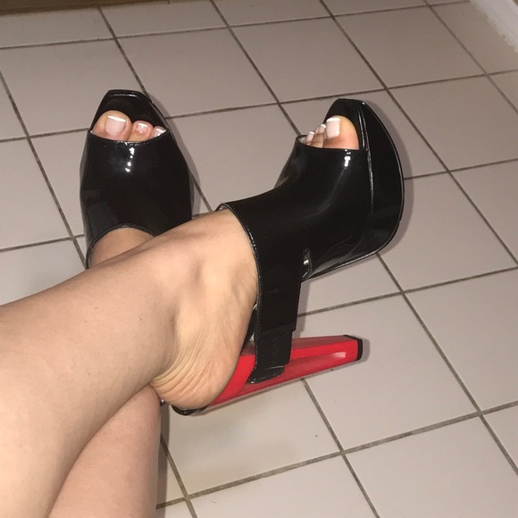 Jessica Simpson Shoes - Jessica Simpson platform heels size 8.5