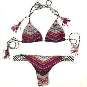 LIKE NEW-ROXY Tribal Print Bikini w/Reversible Top