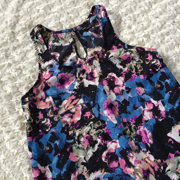 Romeo and Juliet Couture Floral tank - Picture 3 of 3