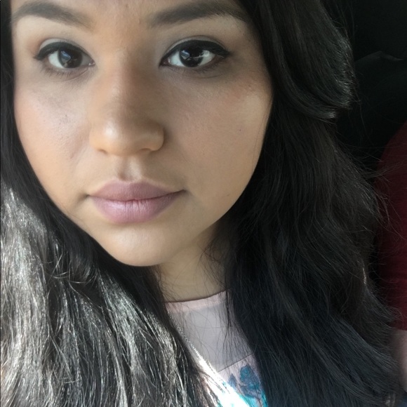 Meet your Posher, Kelsey - Picture 2 of 2