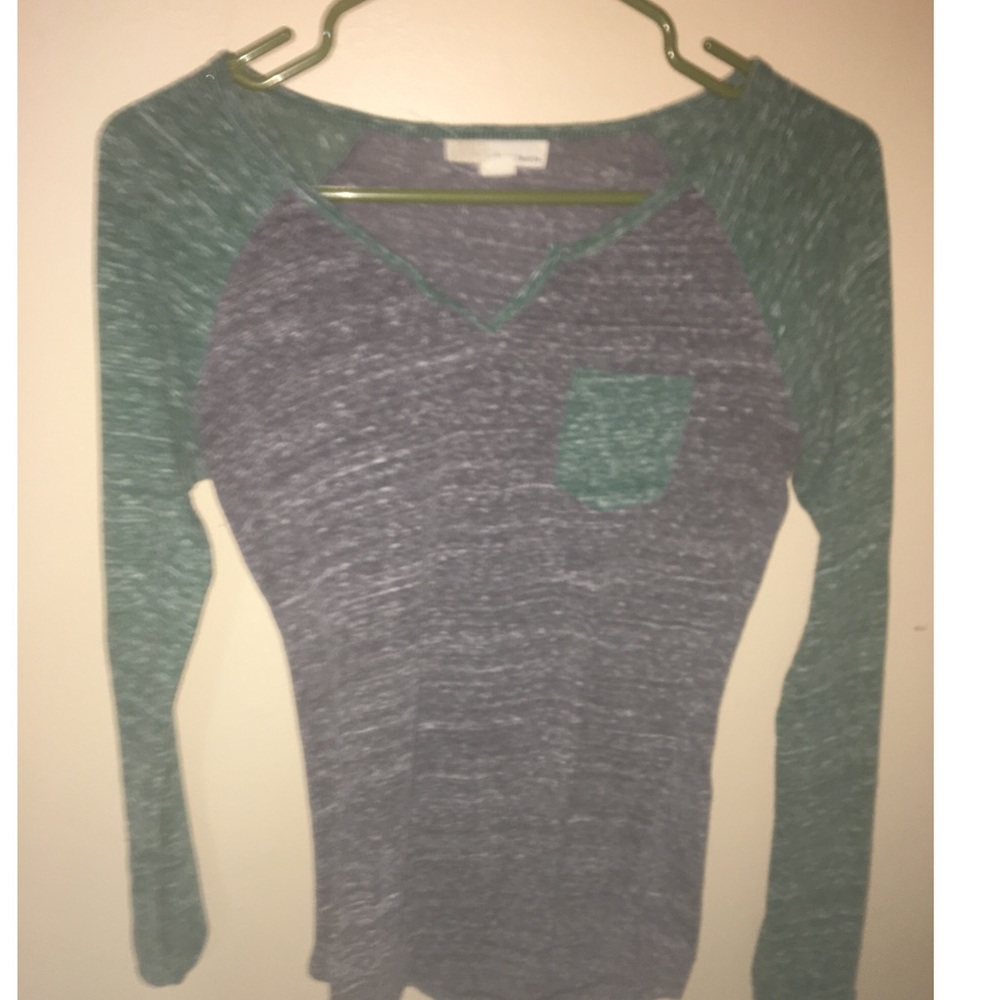 Green and gray long sleeve tee