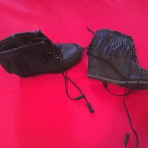 Fake suede fringe boot wedges