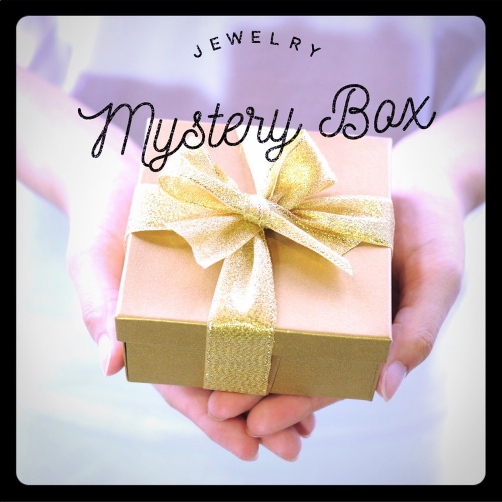 🎈Jewelry Mystery Box contains 5 Fab Jewelry Items