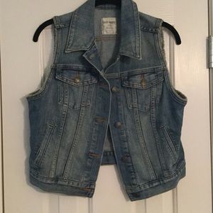 Jean Vest