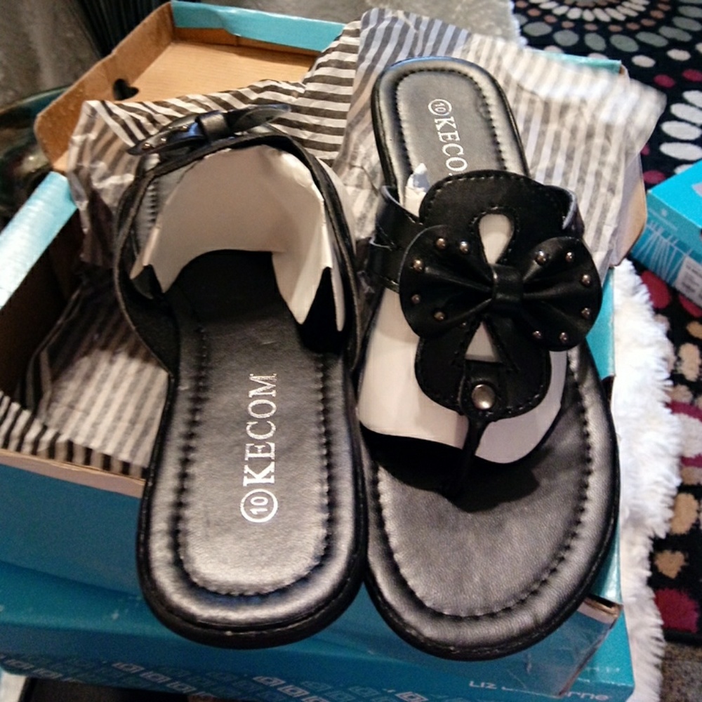 NIB Women's BLACK SANDALS SZ 10 BY KECOM