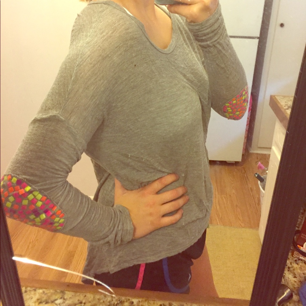 High low grey long shirt with neon elbow patches