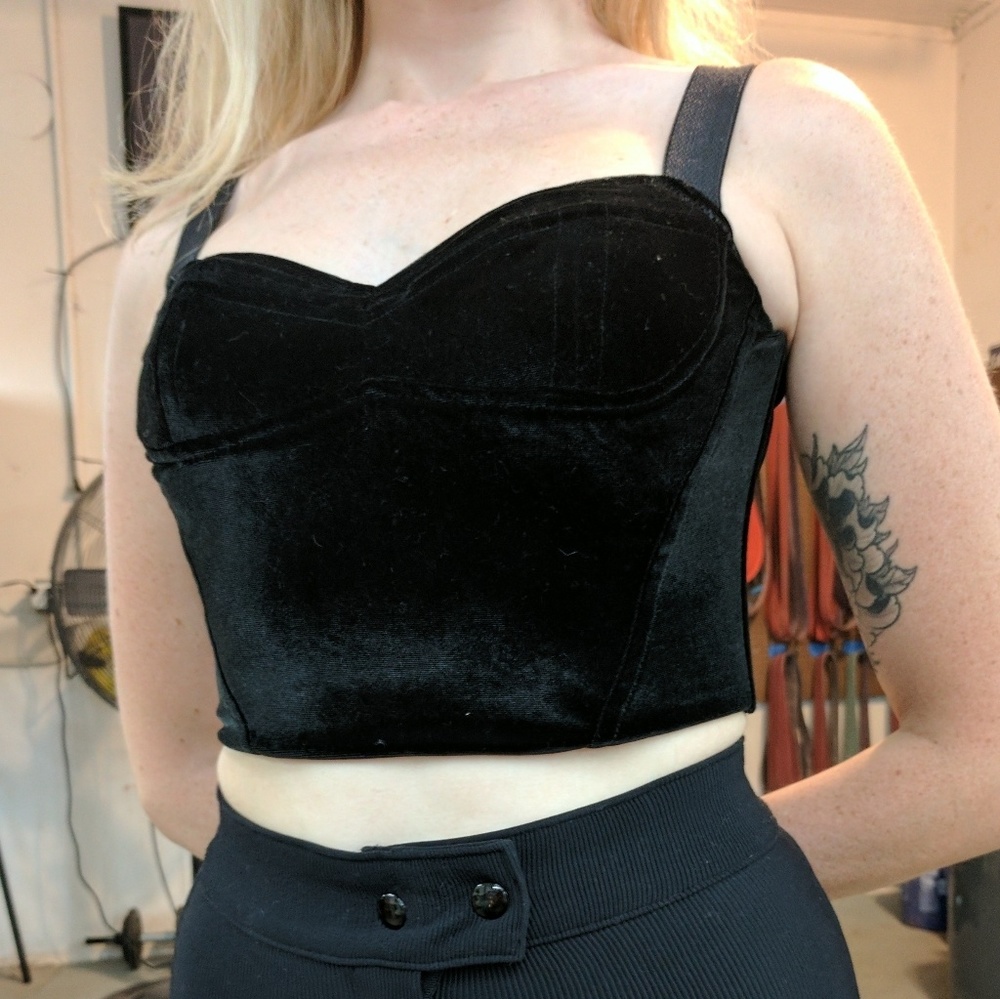 Nasty Gal "Nina" velvet crop top/bustier XS