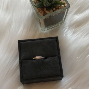 925 Sterling Silver Feather Motif Ring