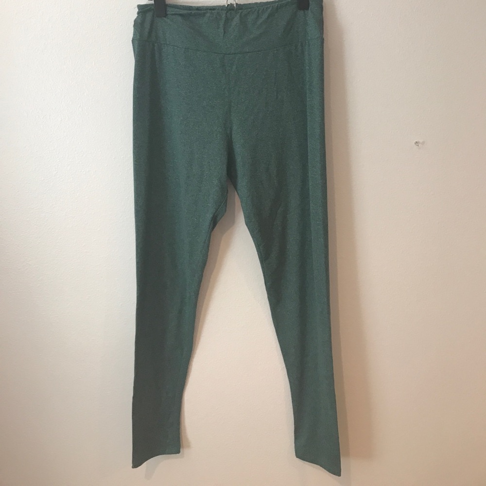 LuLaRoe Tall & Curvy Leggings