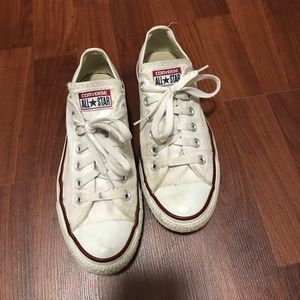 WHITE LOW TOP CONVERSE