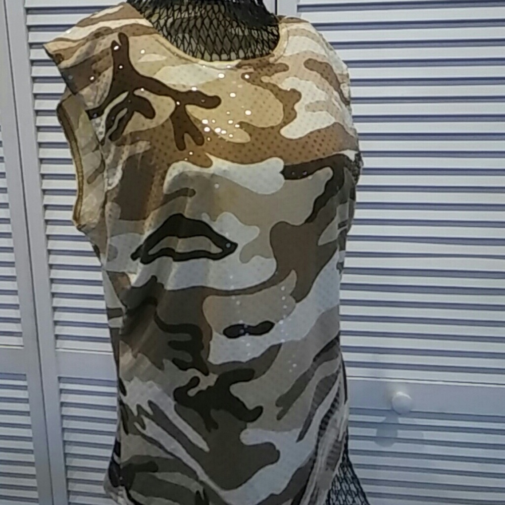 Sequence camo top