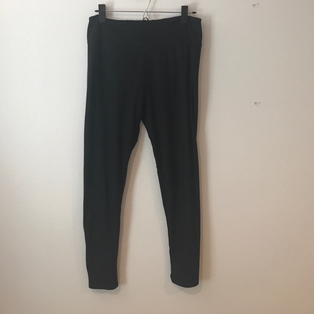 Black T&C LuLaRoe leggings