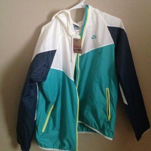 New men's multicolored wind breaker.