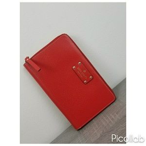LAST CHANCE  Kate Spade Travel Wallet
