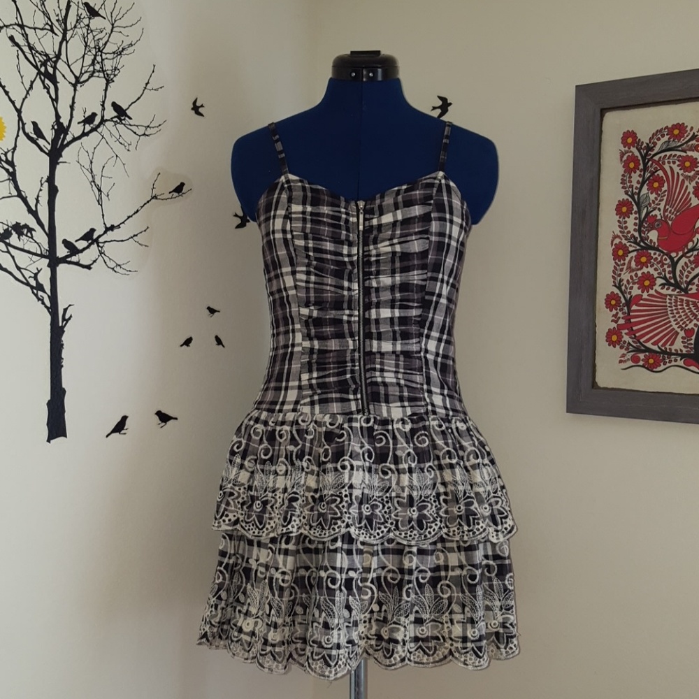 Black/white bustier tunic