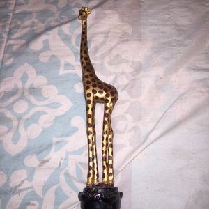 Giraffe Shelf Decor