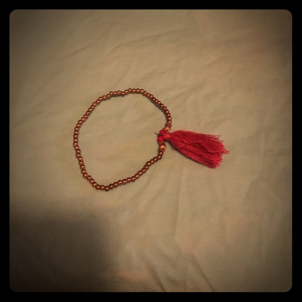 (Fake gold) bracelet with fluffy pink tassel!!