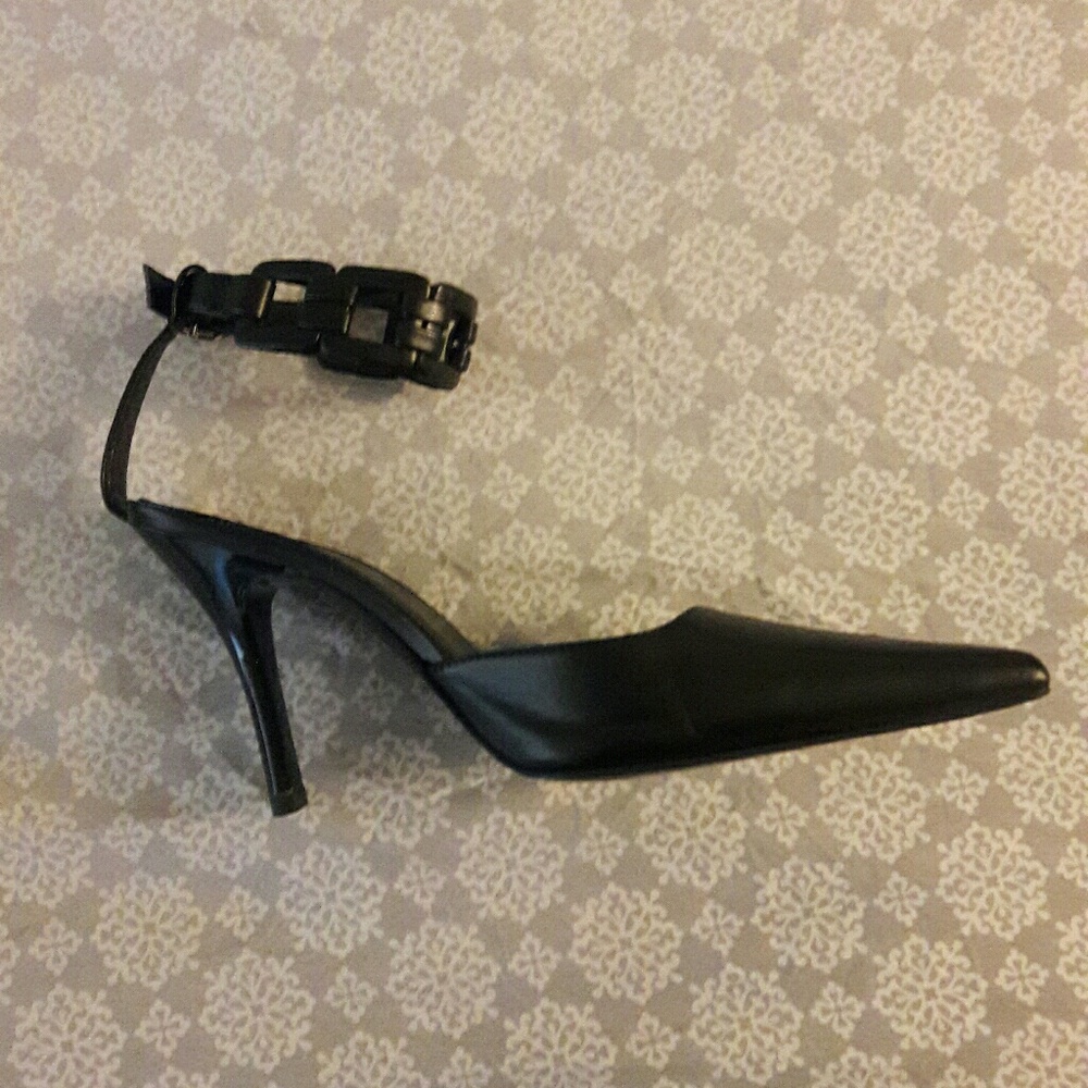 BEAUTIFUL BLACK STRAPS SEXY HEELS - Picture 2 of 6