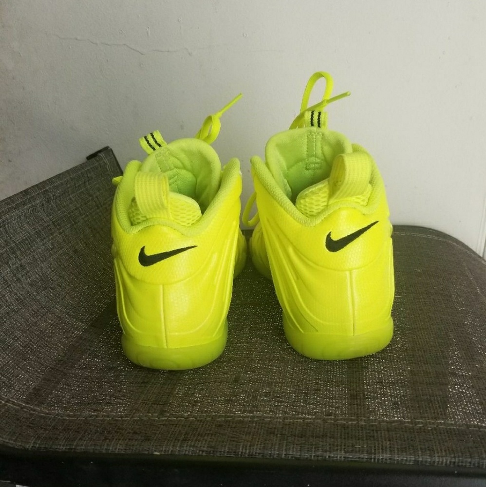 Sz6 lime GRADE SCHOOL nike foamposites