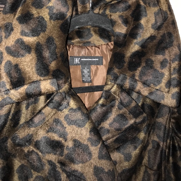 I.N.C ANIMAL PRINT JACKET - Picture 2 of 7