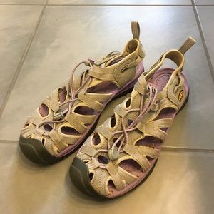 Size 9 Keen sandals