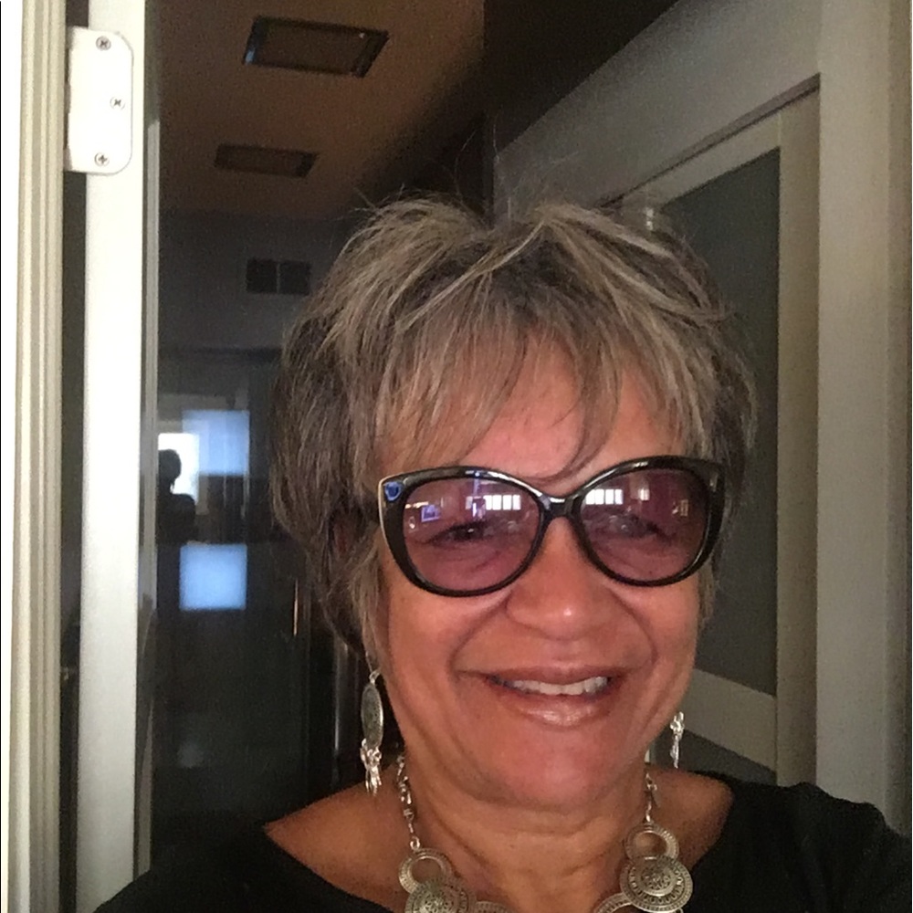 Meet your Posher, Sheila