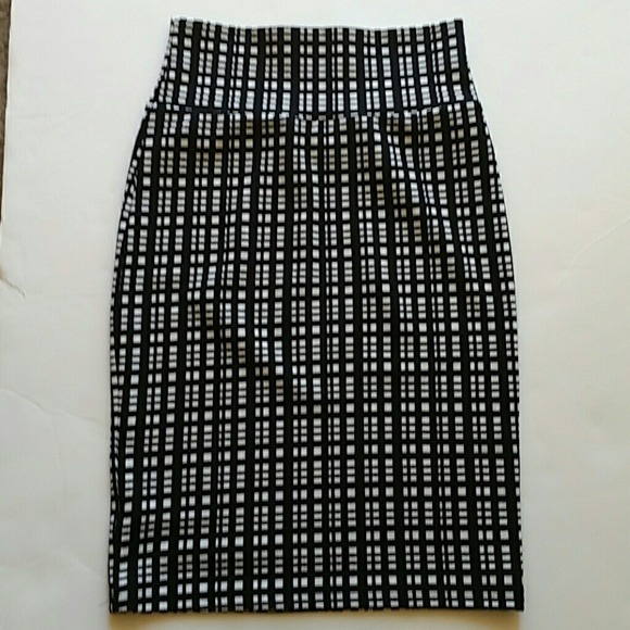 LulaRoe Skirt size XS - Picture 4 of 4