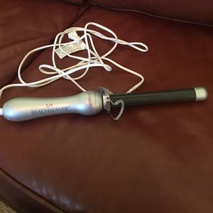 Curling iron ( beachwaver)