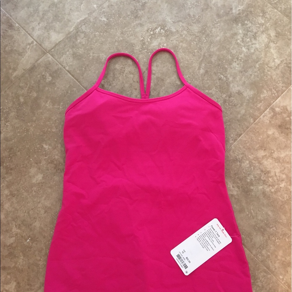 NWT lululemon Y tank with shelf bra