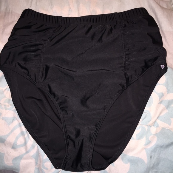 Black Halter Bathing Suit Set - Picture 2 of 3