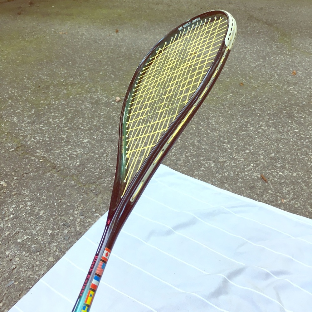 High modulus graphite blackknight squash racquet