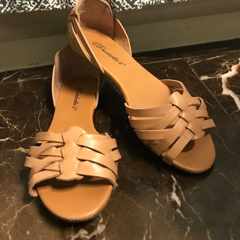 Open toe sandals