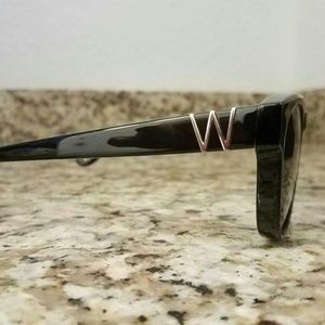 NWOT Wildfox Classic Fox 2 Black Sunglasses