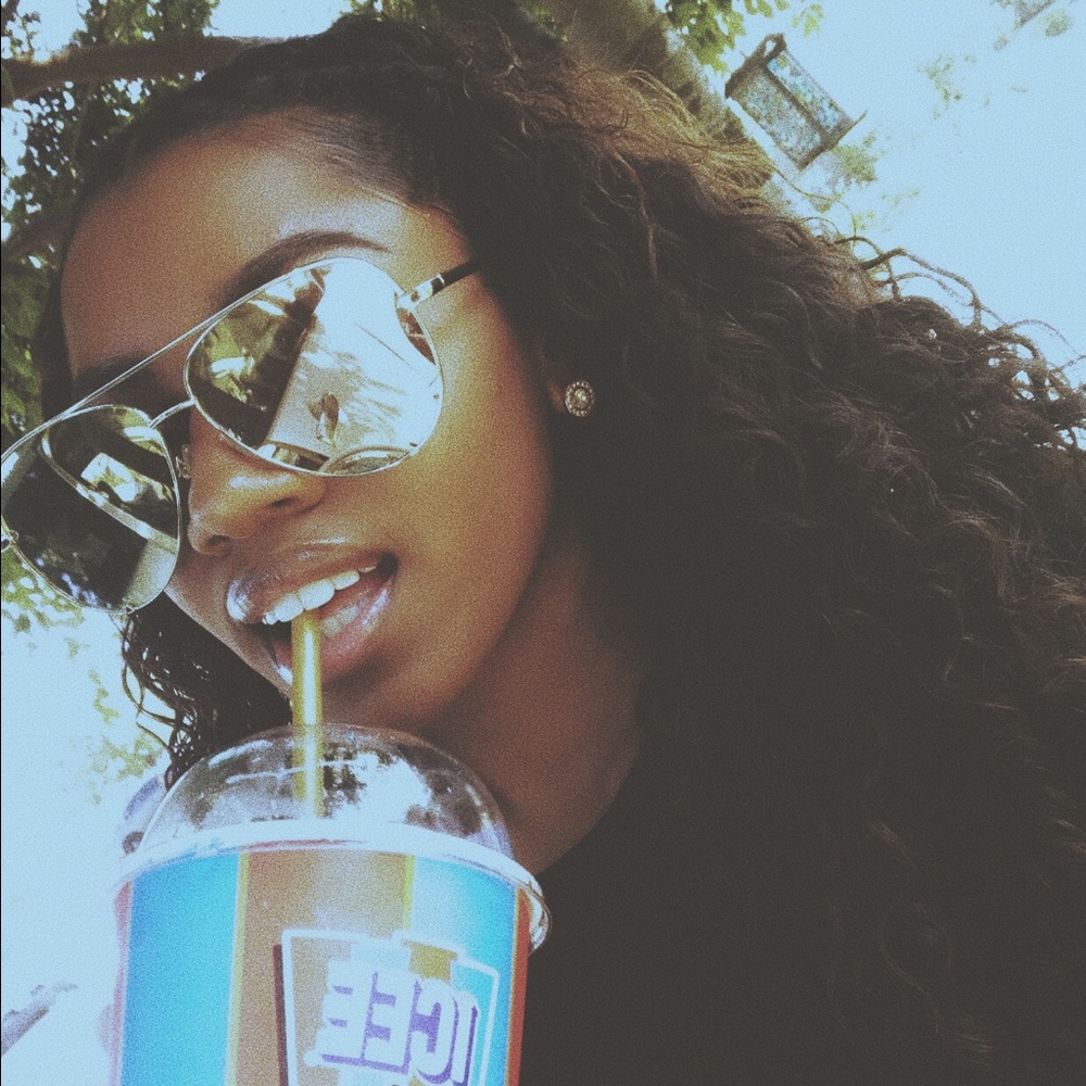 Meet your Posher, Lauryn