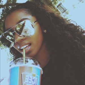 Meet your Posher, Lauryn