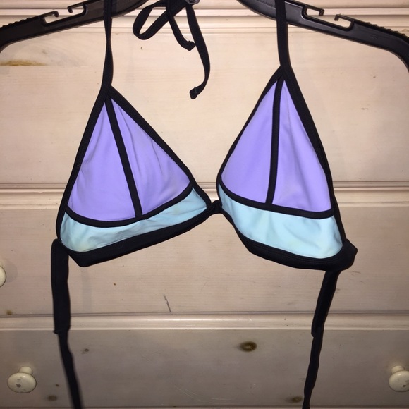 Triangle Style Bikini Set - Picture 2 of 5