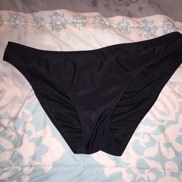 Triangle Style Bikini Set - Picture 3 of 5